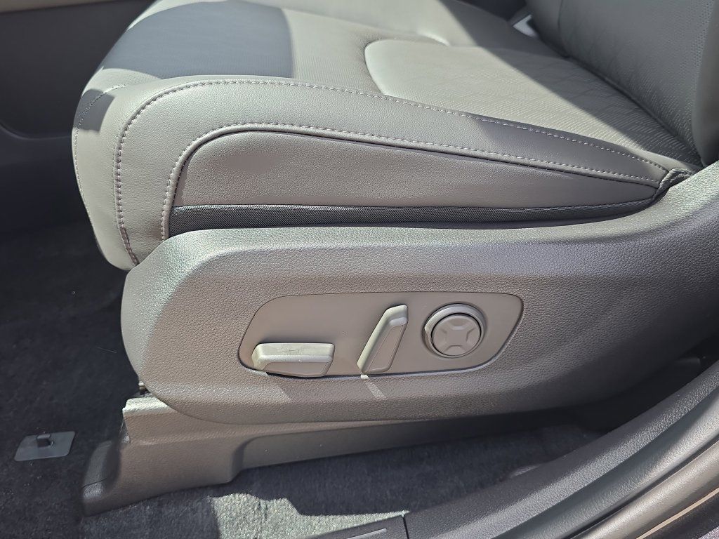 New 2026 Kia Carnival FWD image 20
