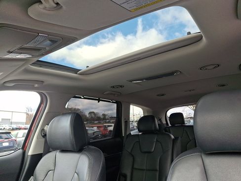 Used 2023 Kia Telluride EX w/ EX Captain's Chair Package image 16