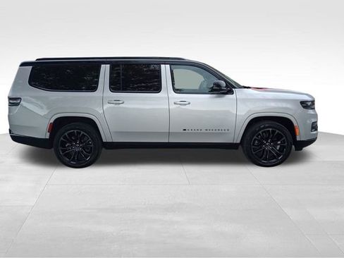 Used 2023 Jeep Grand Wagoneer L Series III w/ Rear Seat Video Group 1 image 5