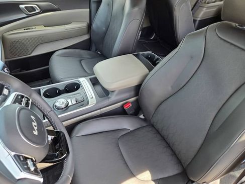 New 2026 Kia Carnival LXS FWD image 23