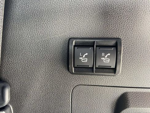 Used 2026 Toyota Sequoia Capstone AWD/4WD image 8