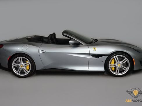 Used 2019 Ferrari Portofino image 4