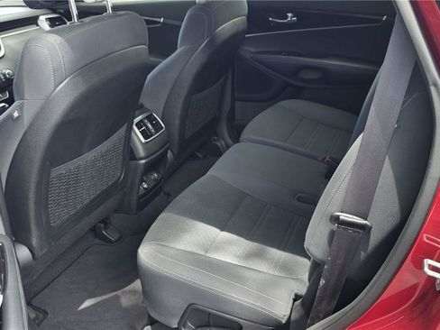 Used 2017 Kia Sorento FWD w/ LX Convenience Package image 13