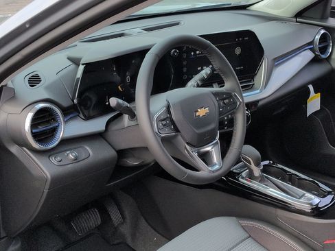 New 2026 Chevrolet Trax LT w/ Driver Confidence Package FWD image 10