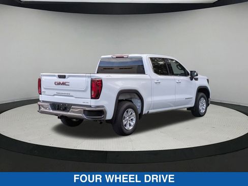 Used 2022 GMC Sierra 1500 SLE image 4