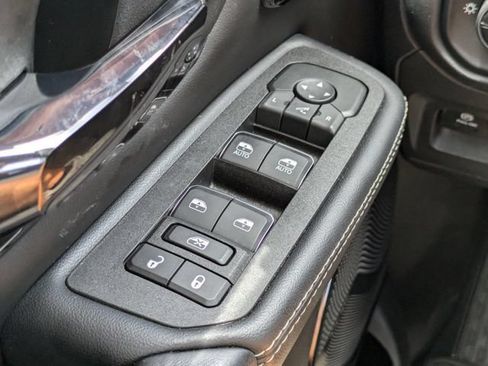 Used 2025 RAM 1500 Limited AWD/4WD image 26