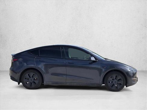 Used 2025 Tesla Model Y Long Range AWD/4WD image 4
