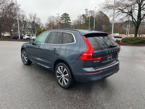 Used 2022 Volvo XC60 B5 Momentum w/ Protection Package Premier image 3