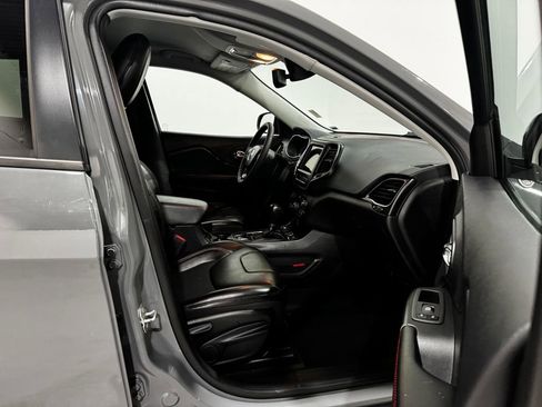 Used 2022 Jeep Cherokee Trailhawk w/ Comfort/Convenience Group image 19