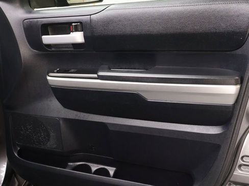 Used 2016 Toyota Tundra SR5 image 11