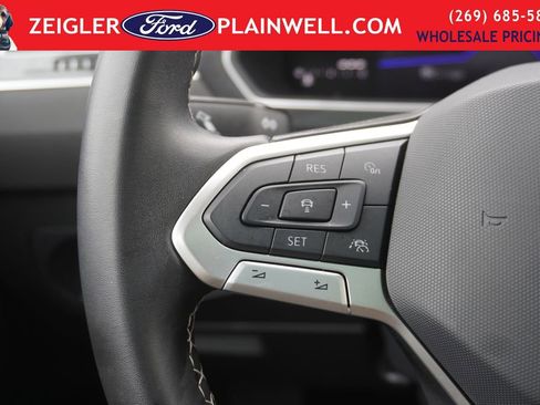 Used 2024 Volkswagen Tiguan SE image 22