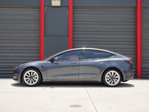 Used 2023 Tesla Model 3 Standard Range RWD image 8