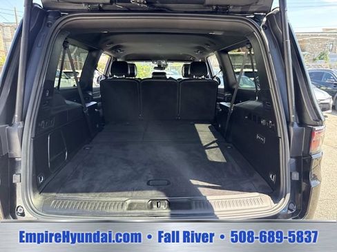 Used 2024 Jeep Wagoneer L Series II w/ Flexible Seating Group AWD/4WD image 6