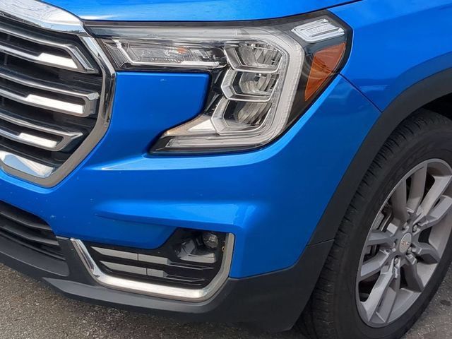 Used 2024 GMC Terrain SLT AWD/4WD image 9