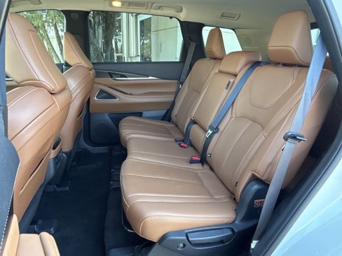 Used 2023 INFINITI QX60 Sensory w/ Vision Package image 24