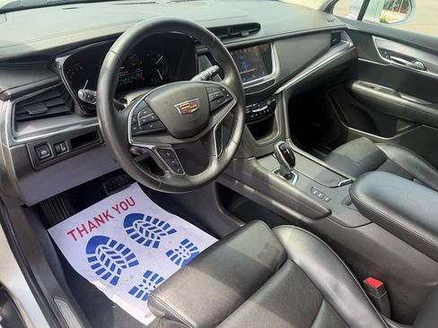 Used 2017 Cadillac XT5 Luxury w/ Driver Awareness Package AWD/4WD image 9