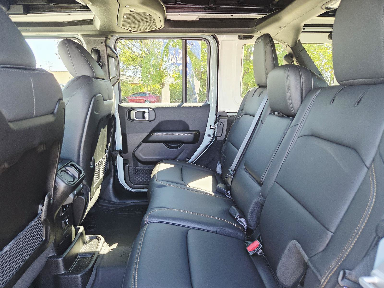 New 2027 Jeep Wrangler Unlimited Sahara AWD/4WD image 29