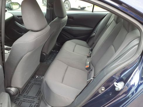 Used 2025 Toyota Corolla LE FWD image 6