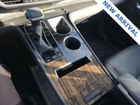 Used 2025 Toyota Sienna Platinum image 19