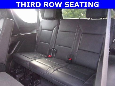 Used 2023 Chevrolet Tahoe Z71 w/ Luxury Package image 3