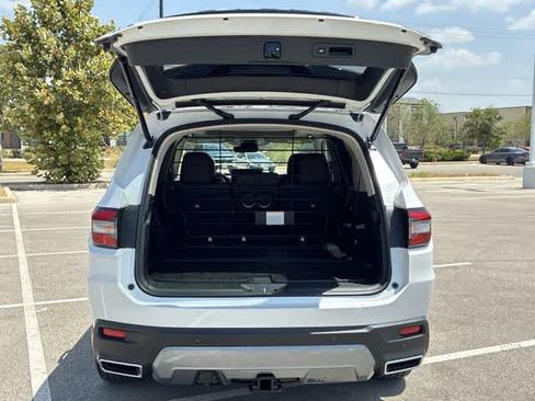 Used 2026 Honda Pilot Elite image 37