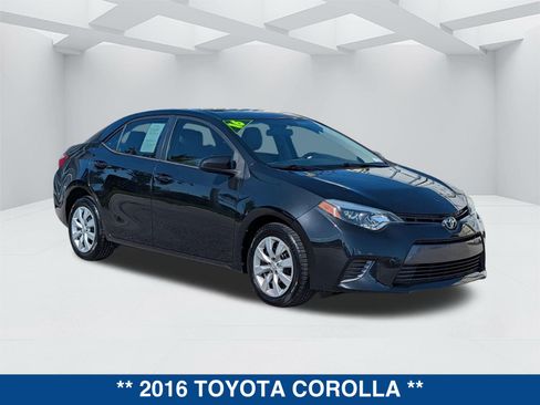 Used 2016 Toyota Corolla LE FWD image 3