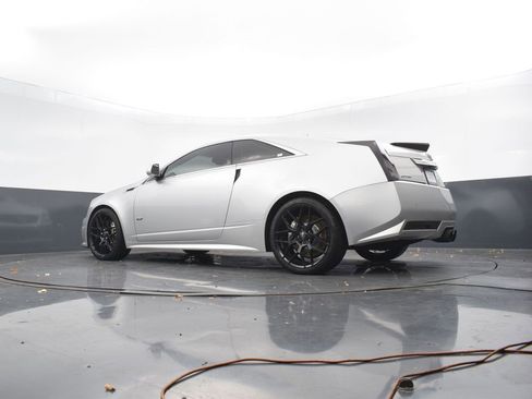 Used 2011 Cadillac CTS V image 39