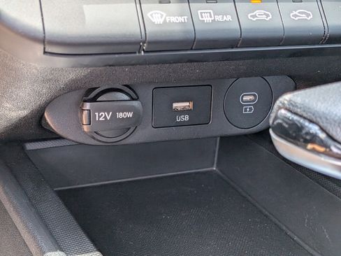 Used 2024 Hyundai Elantra SEL FWD image 29