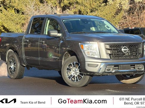 Used 2023 Nissan Titan SV image 1