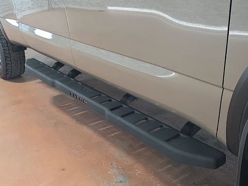 Used 2023 Nissan Titan PRO-4X w/ Pro-4x Convenience Package image 12