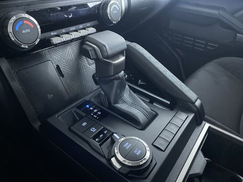 Used 2025 Toyota Tacoma SR5 w/ SR5 Upgrade Package image 8