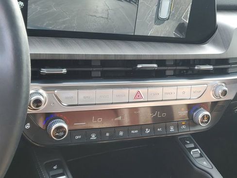Used 2024 Kia Telluride SX w/ Towing Package image 31