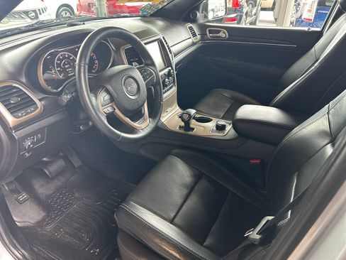 Used 2014 Jeep Grand Cherokee Limited w/ Luxury Group II AWD/4WD image 18