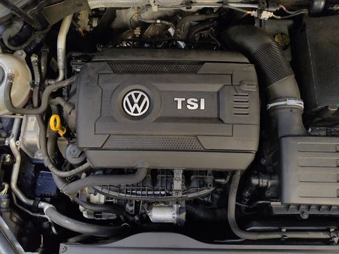 Used 2015 Volkswagen GTI SE FWD image 30