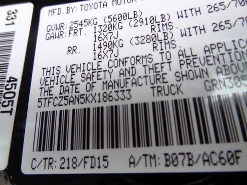Used 2019 Toyota Tacoma TRD Off-Road w/ Technology Package AWD/4WD image 36