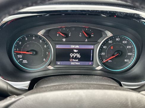 Used 2023 Chevrolet Traverse LT image 17