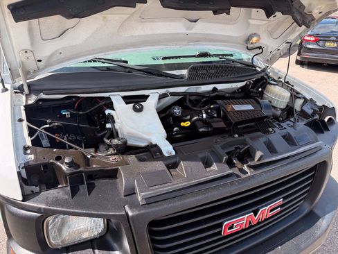 Used 2017 GMC Savana 3500 LS RWD image 10
