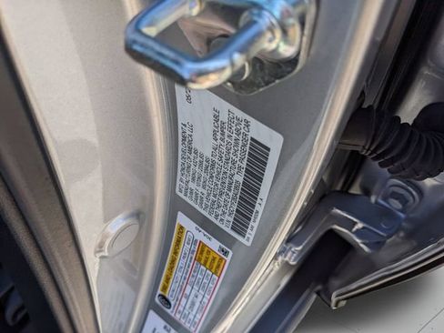 Used 2025 Honda Accord LX image 40