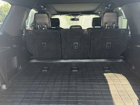 Used 2018 Ford Expedition XLT w/ Equipment Group 202A AWD/4WD image 10