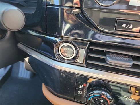 Used 2023 Nissan Pathfinder Platinum image 25