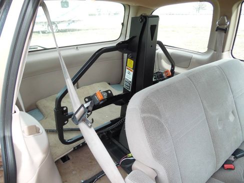 Used 1995 Ford Windstar LX FWD image 29