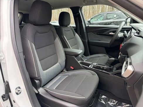 Used 2023 Chevrolet TrailBlazer LS image 11