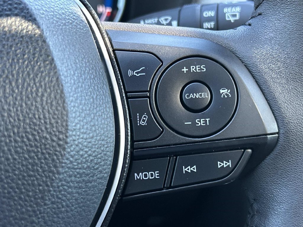 Used 2025 Toyota RAV4 XLE Premium w/ Weather Package AWD/4WD image 33