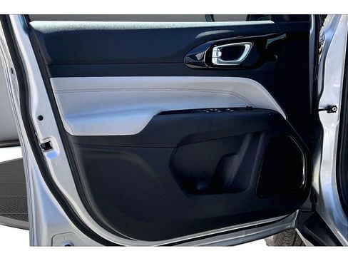 Certified 2025 Jeep Compass Limited AWD/4WD image 22