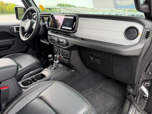 Used 2026 Jeep Wrangler Unlimited Sport AWD/4WD image 26