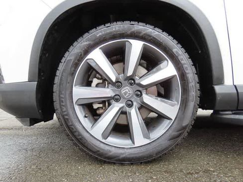 Used 2023 Honda Pilot Touring image 9