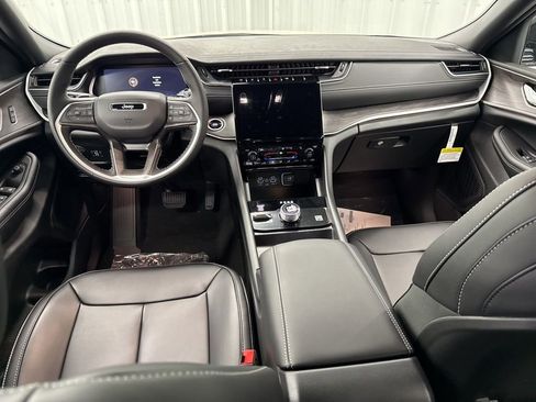 New 2025 Jeep Grand Cherokee L Limited w/ Black Appearance Package image 16