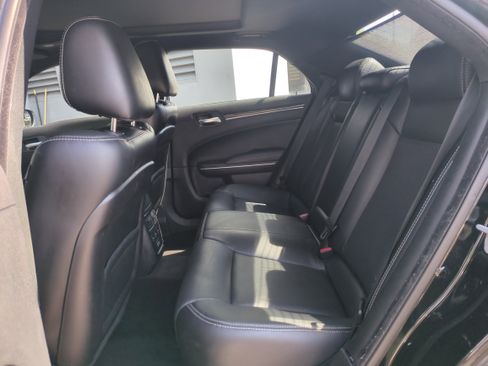 Used 2018 Chrysler 300 S w/ Safetytec Plus Group image 13