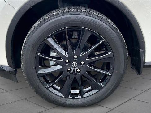 Used 2024 Nissan Murano SV w/ SV Midnight Edition Package image 11