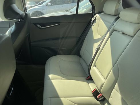 Certified 2025 Kia Niro EX FWD image 8